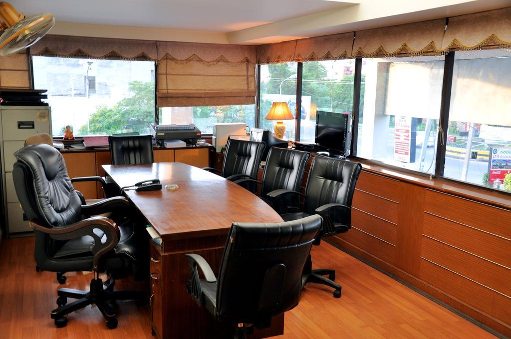 אמריצר Hotel Pr Residency עסק תמונה