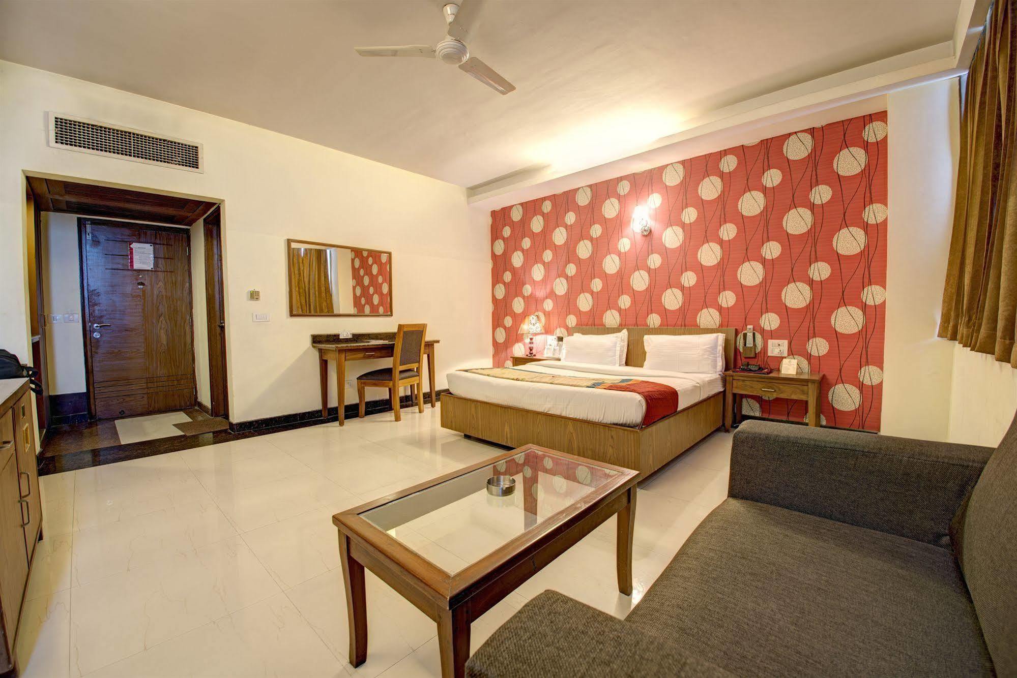 אמריצר Hotel Pr Residency מראה חיצוני תמונה