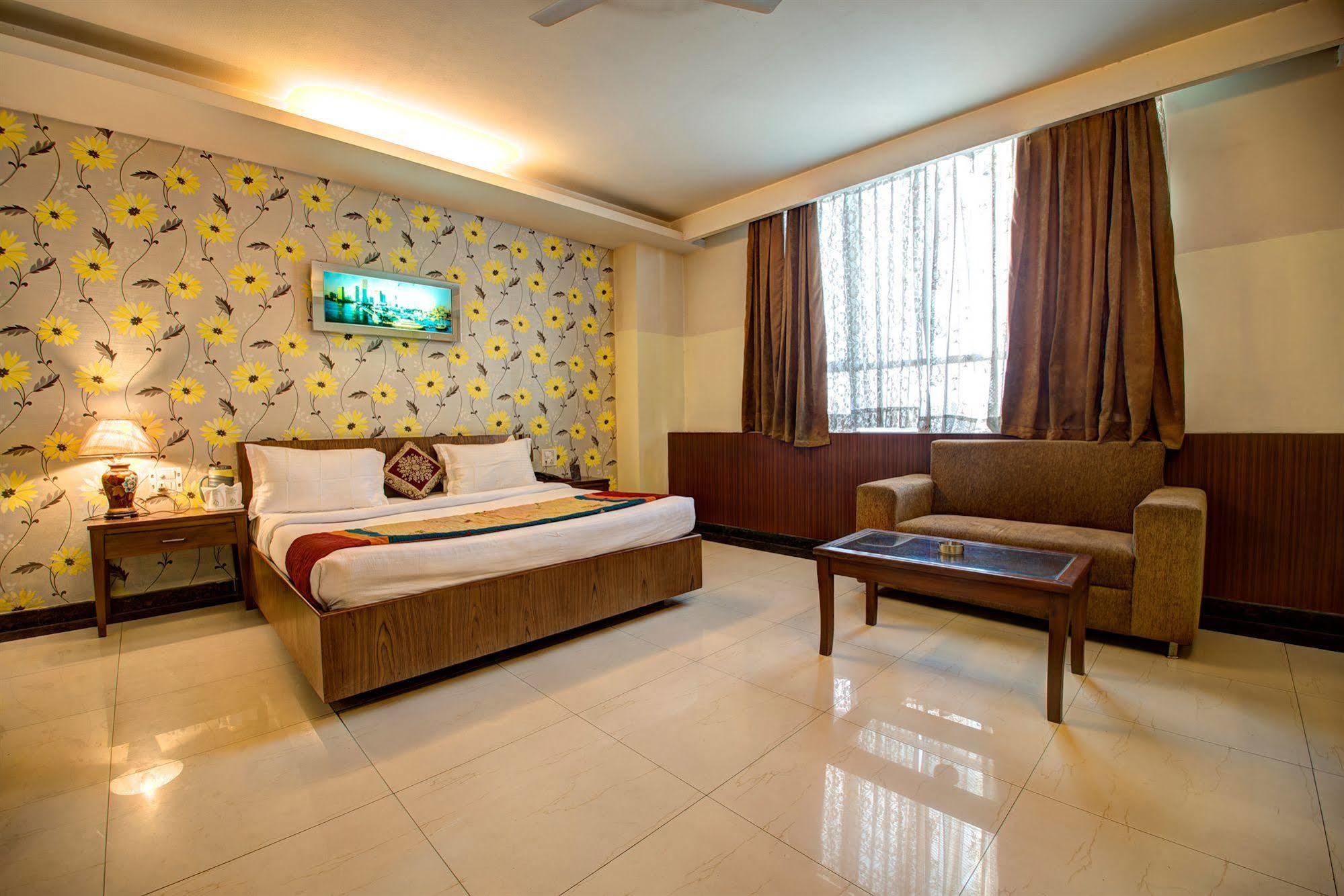 אמריצר Hotel Pr Residency מראה חיצוני תמונה