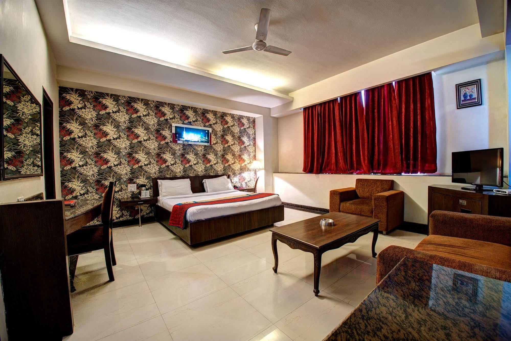 אמריצר Hotel Pr Residency מראה חיצוני תמונה