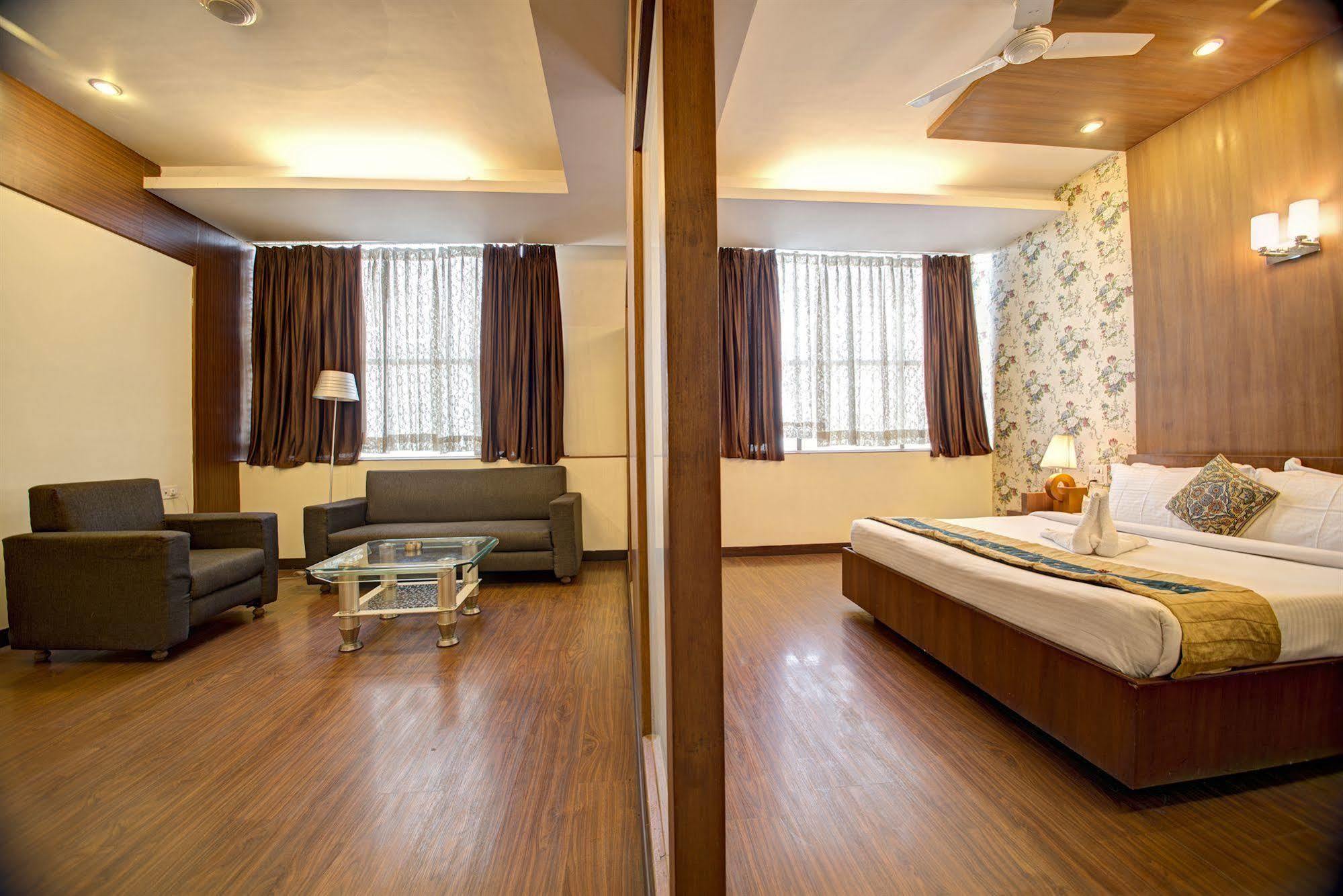 אמריצר Hotel Pr Residency מראה חיצוני תמונה
