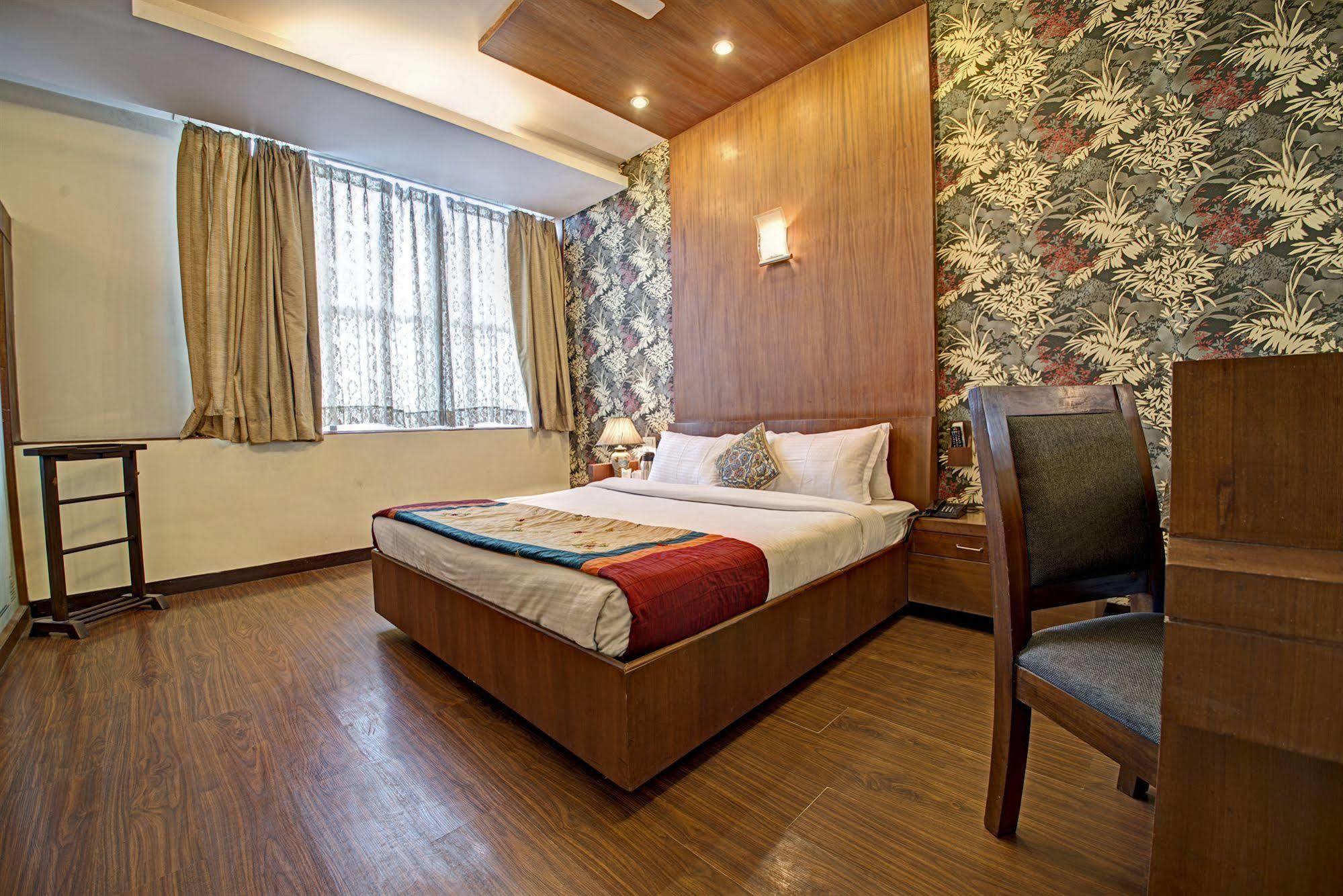 אמריצר Hotel Pr Residency מראה חיצוני תמונה